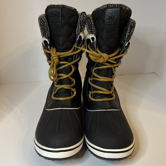 NWOT GLOWBALWIN BLACK AND WHITE WINTER BOOT SZ 10 - Picture 4 of 16